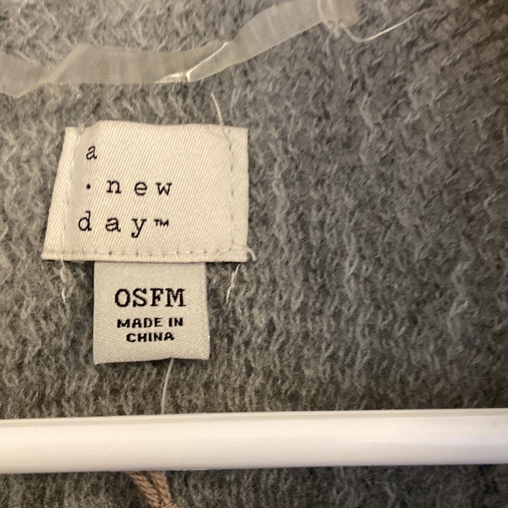 A New Day Short Sleeve Cardigan - Picture 3 of 4